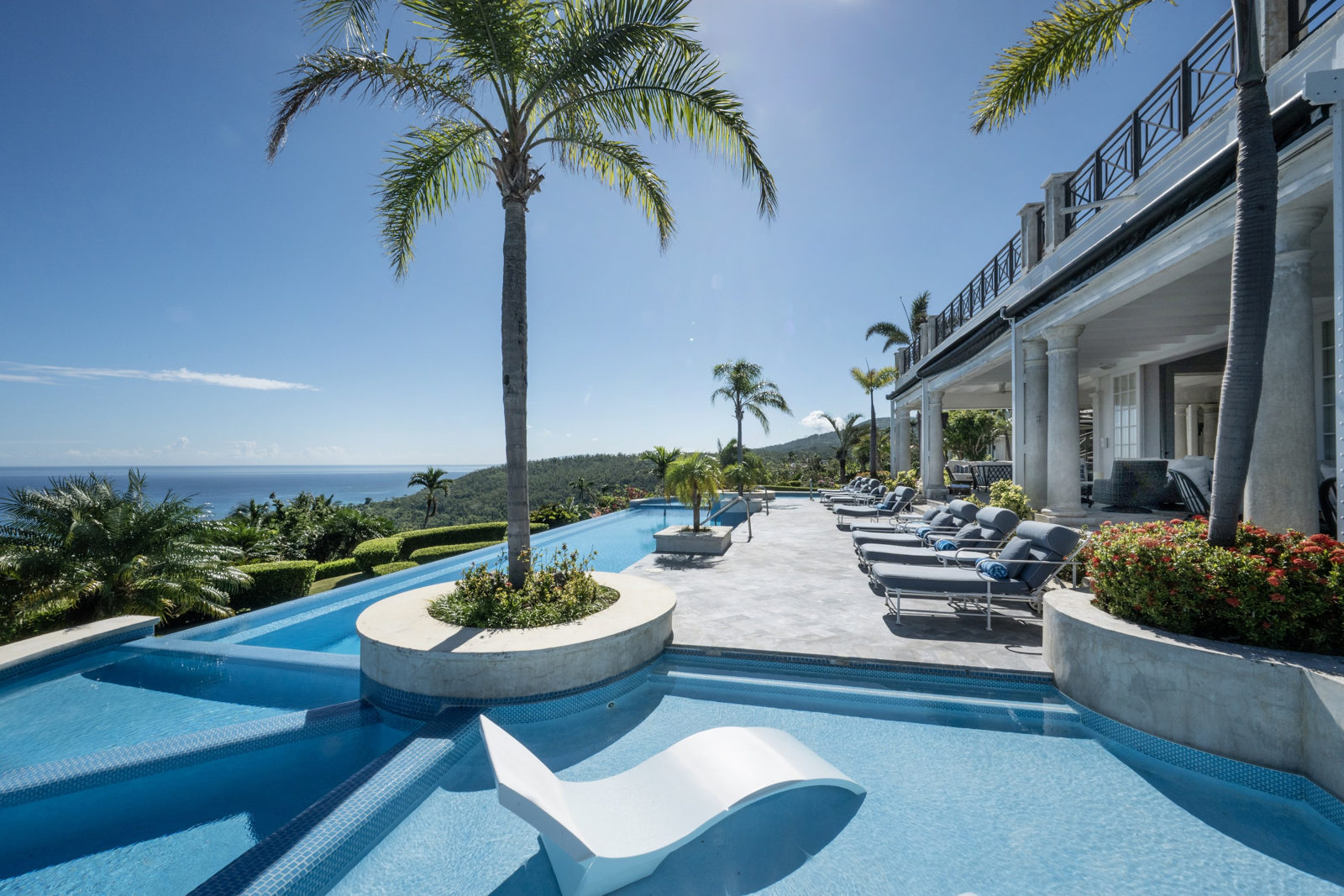 Alberca infinita de una villa en The Tryall Club, Jamaica